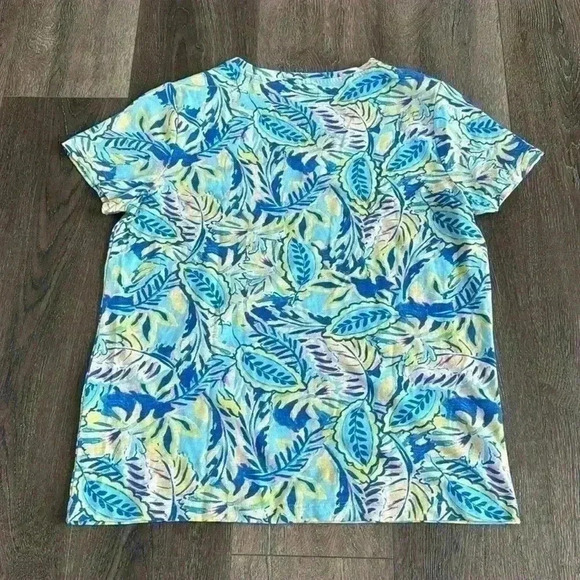 Stella Parker tee.  Women’s size medium. Excellent condition. - Picture 3 of 4